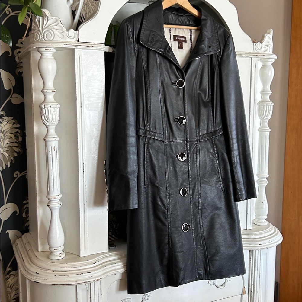 # 145 amazing very classy DANIER leather jacket with a zip out lining - Picture 1 of 13
